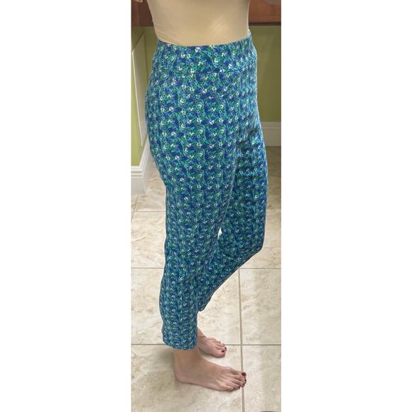Soft Surroundings small blue floral pull on pants capri length back pockets - Picture 4 of 8